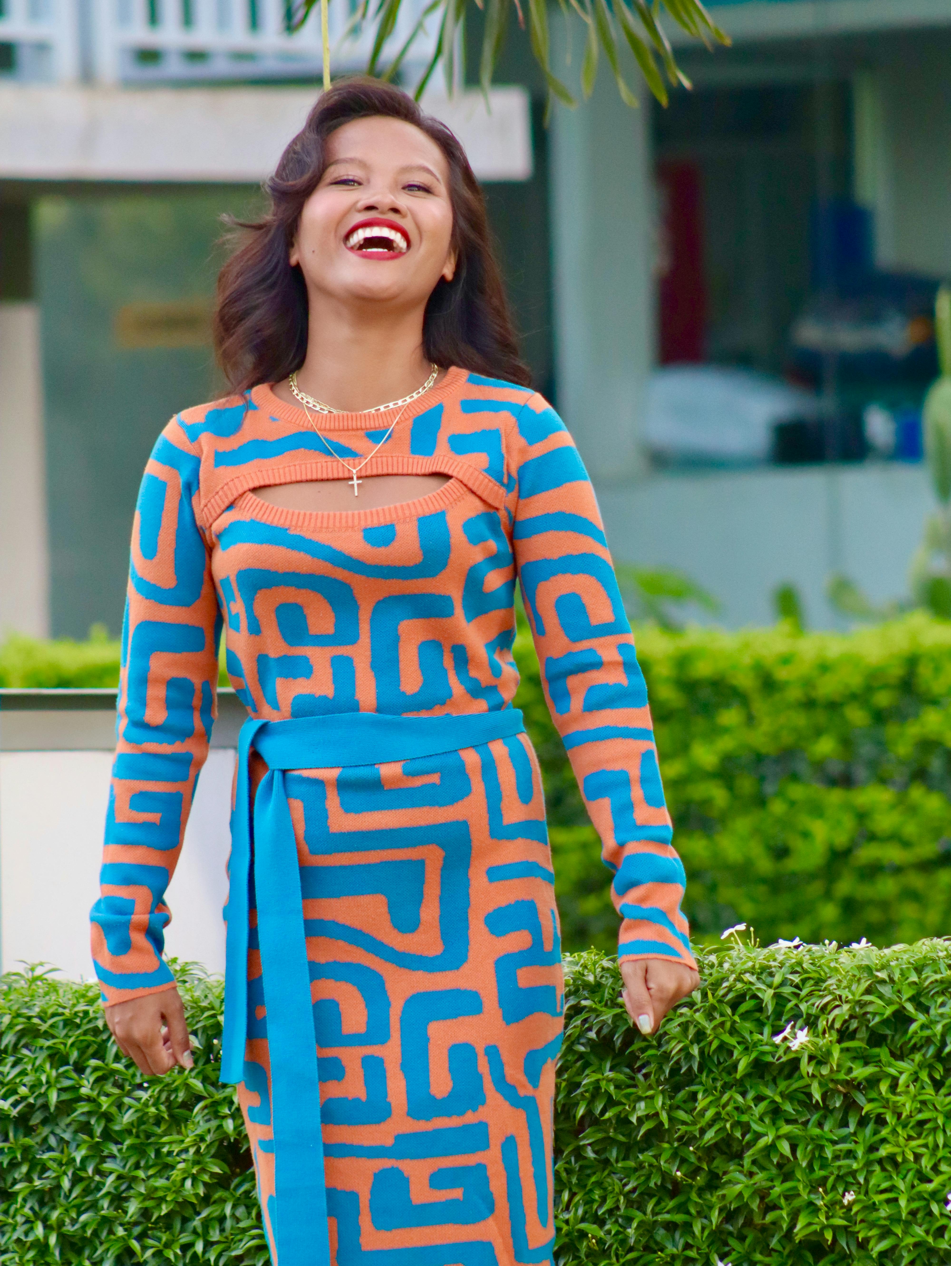 热播片卡封面图：自然光与人物氛围